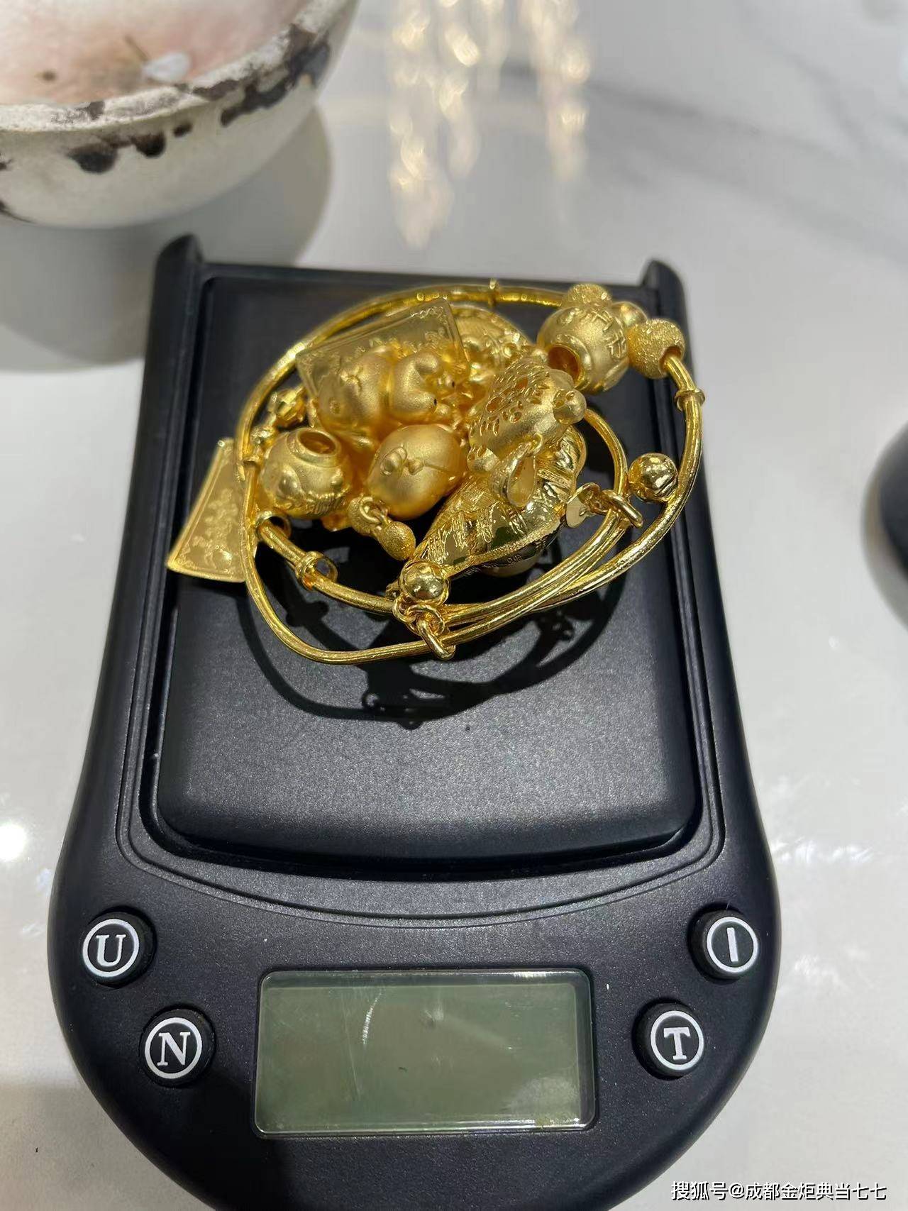 详细阅读:山南最新24小时上门回收金价方法分析(最方便真实的山南24小时上门回收黄金方法) 山南最新24小时上门回收金价方法分析(最方便真实的山南24小时上门回收黄金方法)